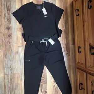 NWT Figs Black Women's Scrubs Set. Catalina Scrub Top & Zamora Srub Pant